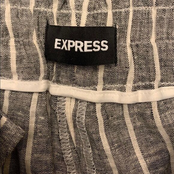 ✨ Express extreme high rise pull on striped shorts✨ - Picture 6 of 8